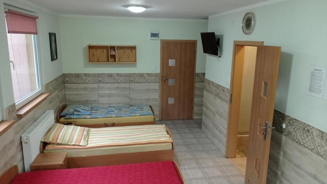 Antares Noclegi U Basi Mloszowa Exterior photo